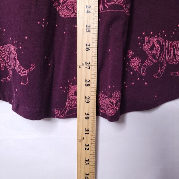 Torrid Top 2X Burgundy Tiger Print Super Soft Knits V Neck - Picture 6 of 11